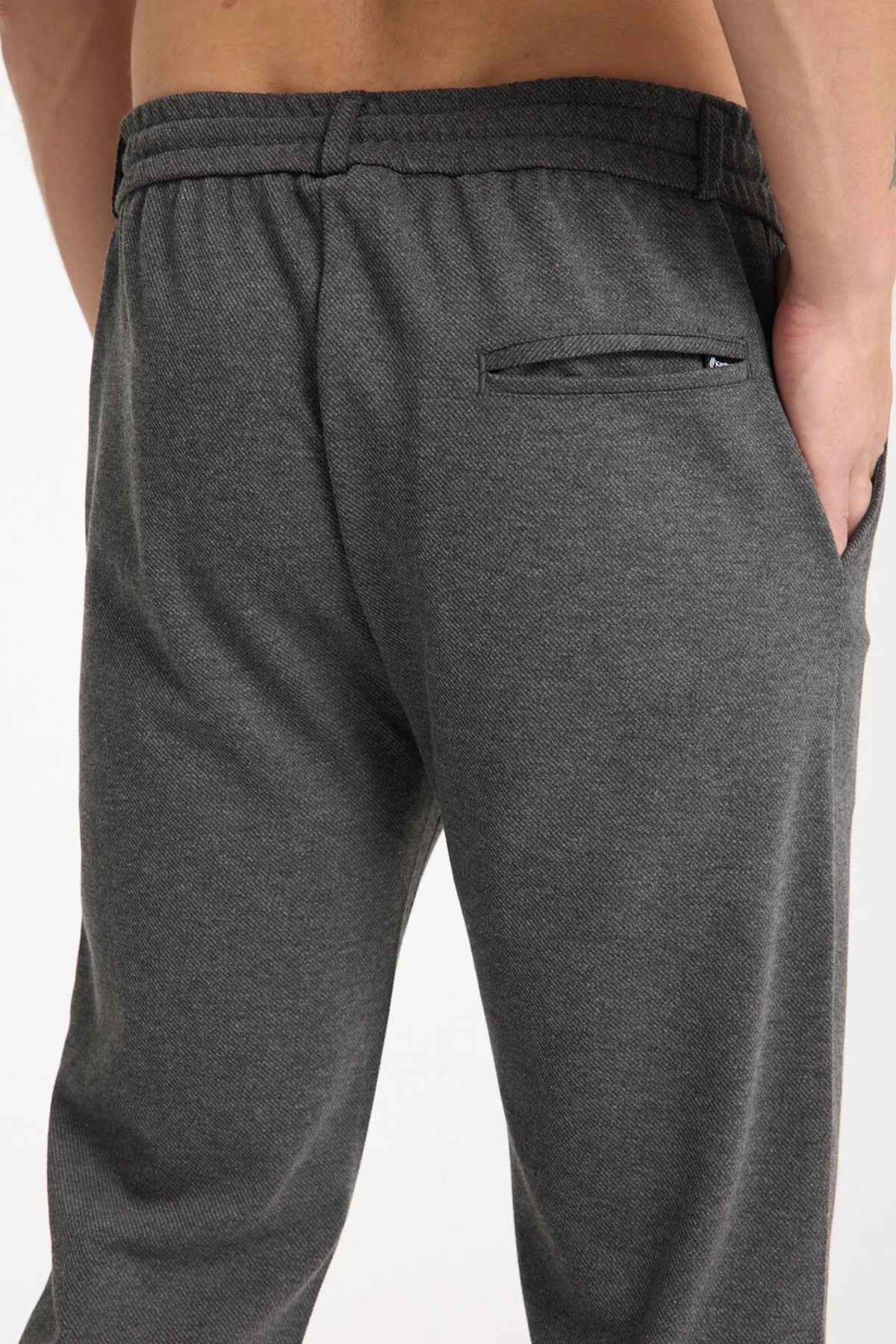 Anthracite sweatpants with elastic waistband and back pocket detail