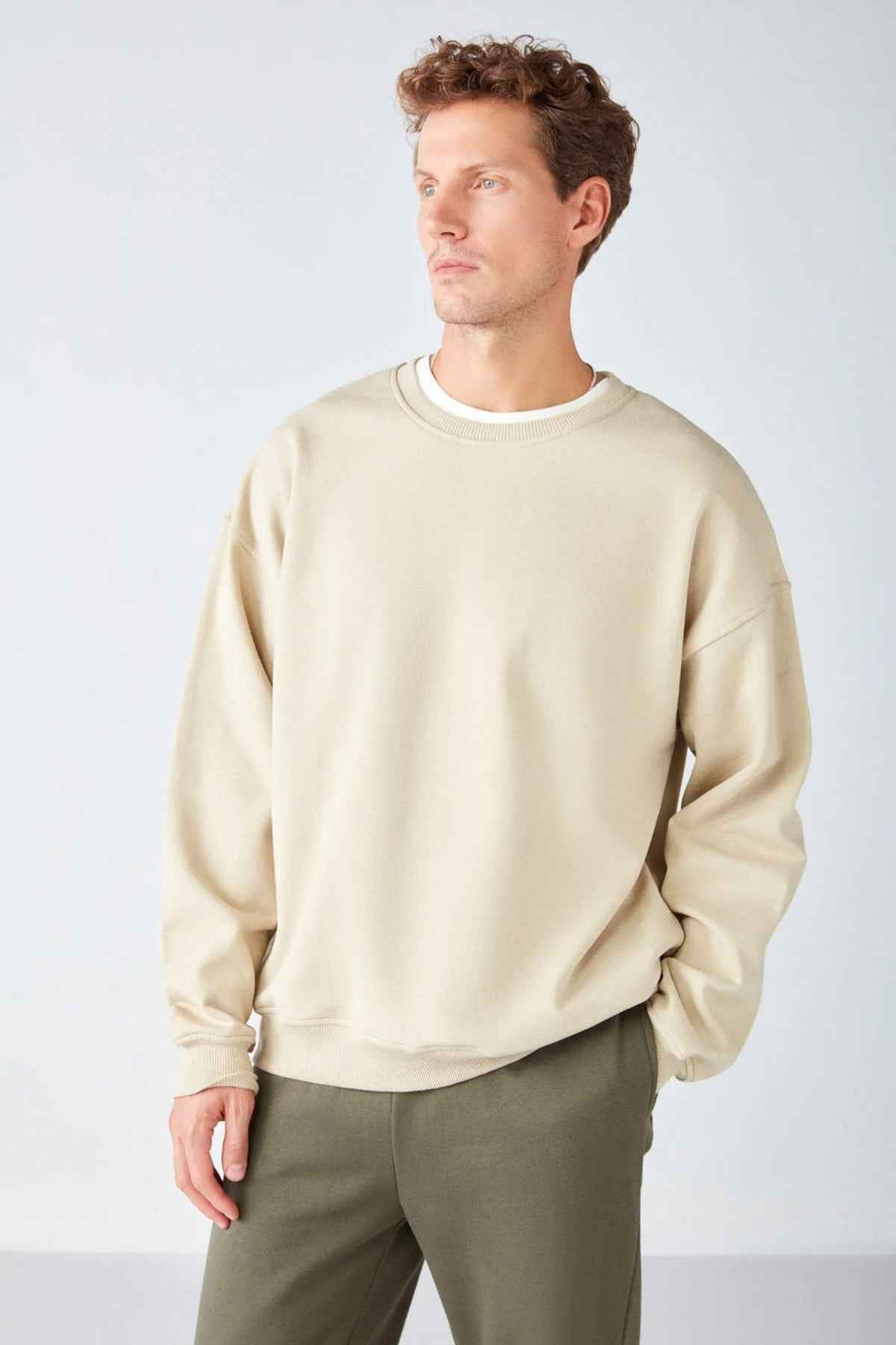 Men's beige oversized sweatshirt with crew neck and dropped shoulders, Stephan