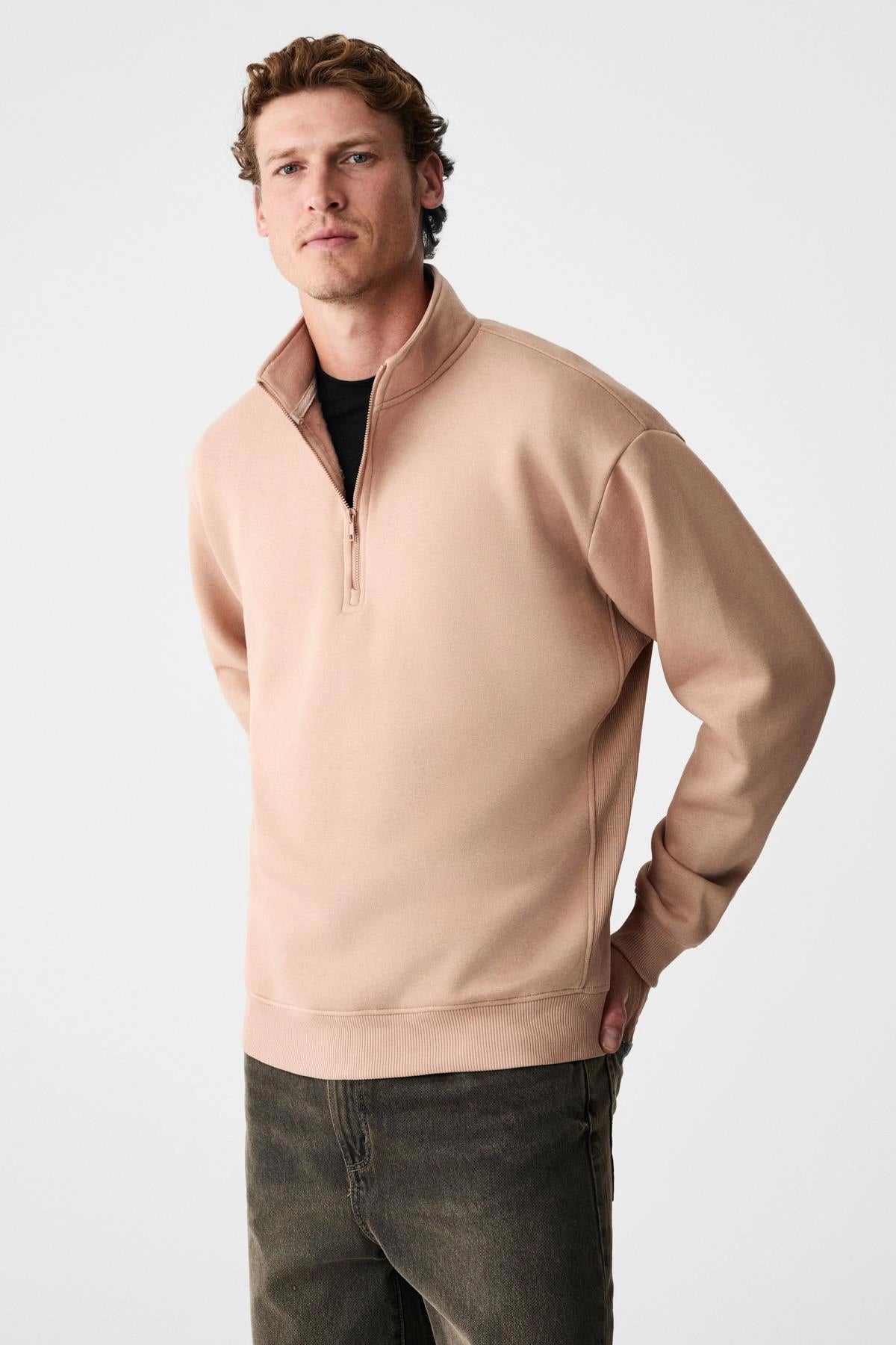 Men's beige BAXTER half-zip stand-collar sweatshirt, front close angle