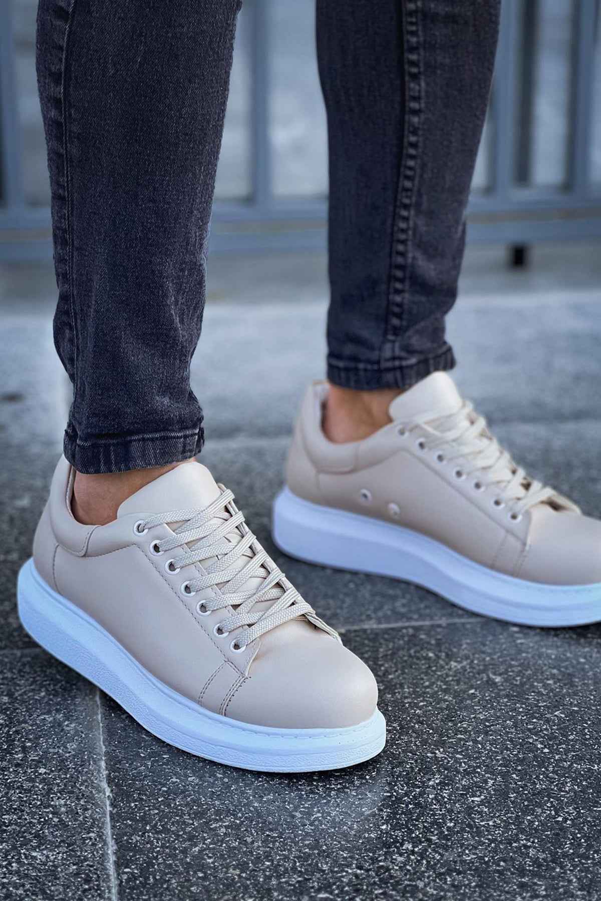 Men's Apollo beige sneakers, low-top lace-up with white soles