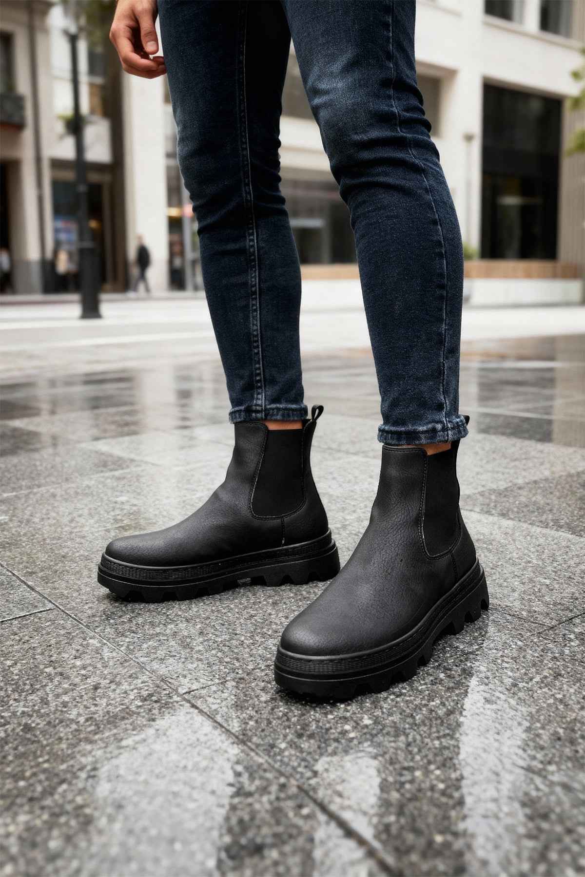 Men's black Chelsea boots, side elastic gore and thick rubber sole