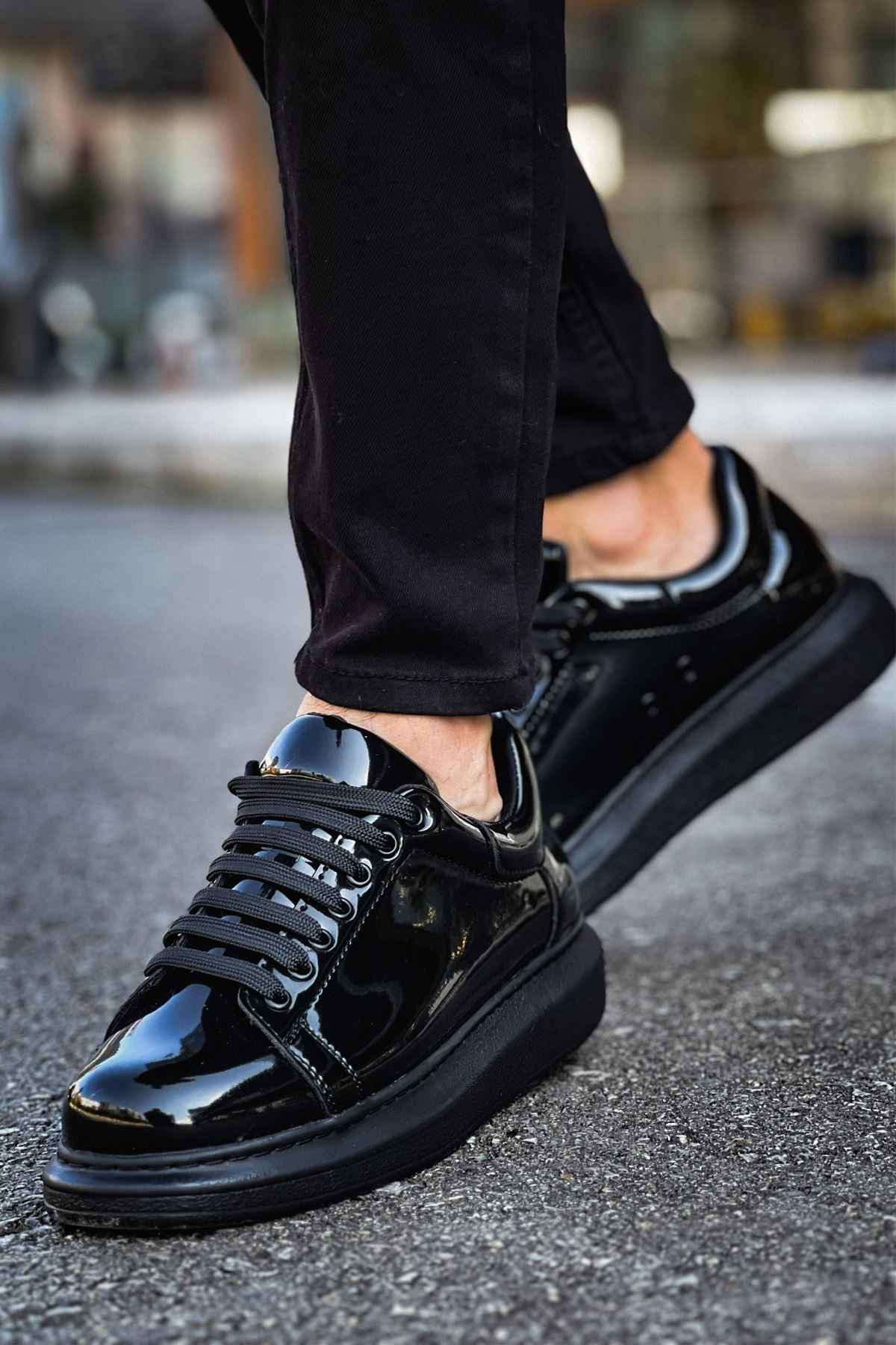 Apollo men's black patent leather sneakers with lace-up front and rubber sole