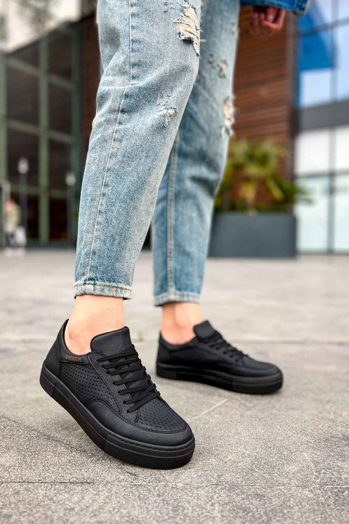 Men's Lix black sneakers with lace-up front and grippy rubber outsole