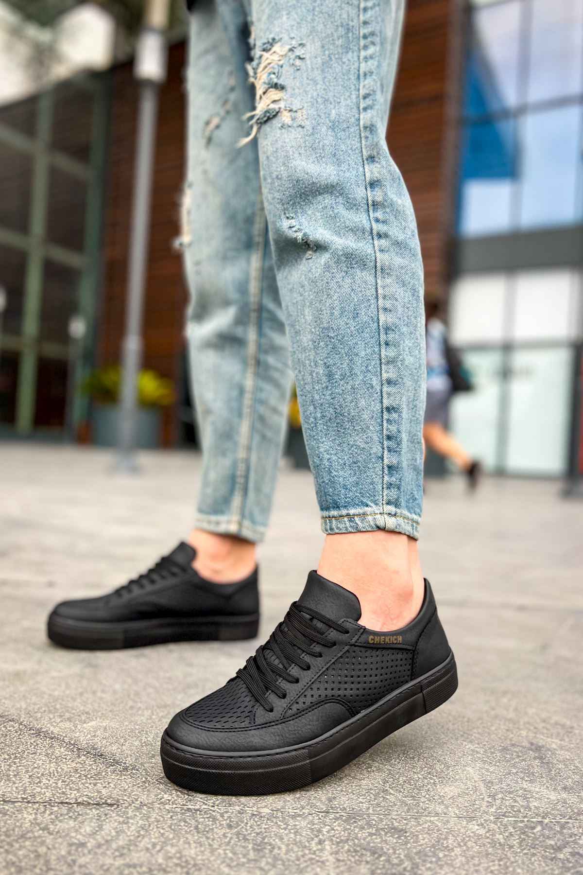 Men's Lix black lace-up sneakers with textured upper and black rubber sole