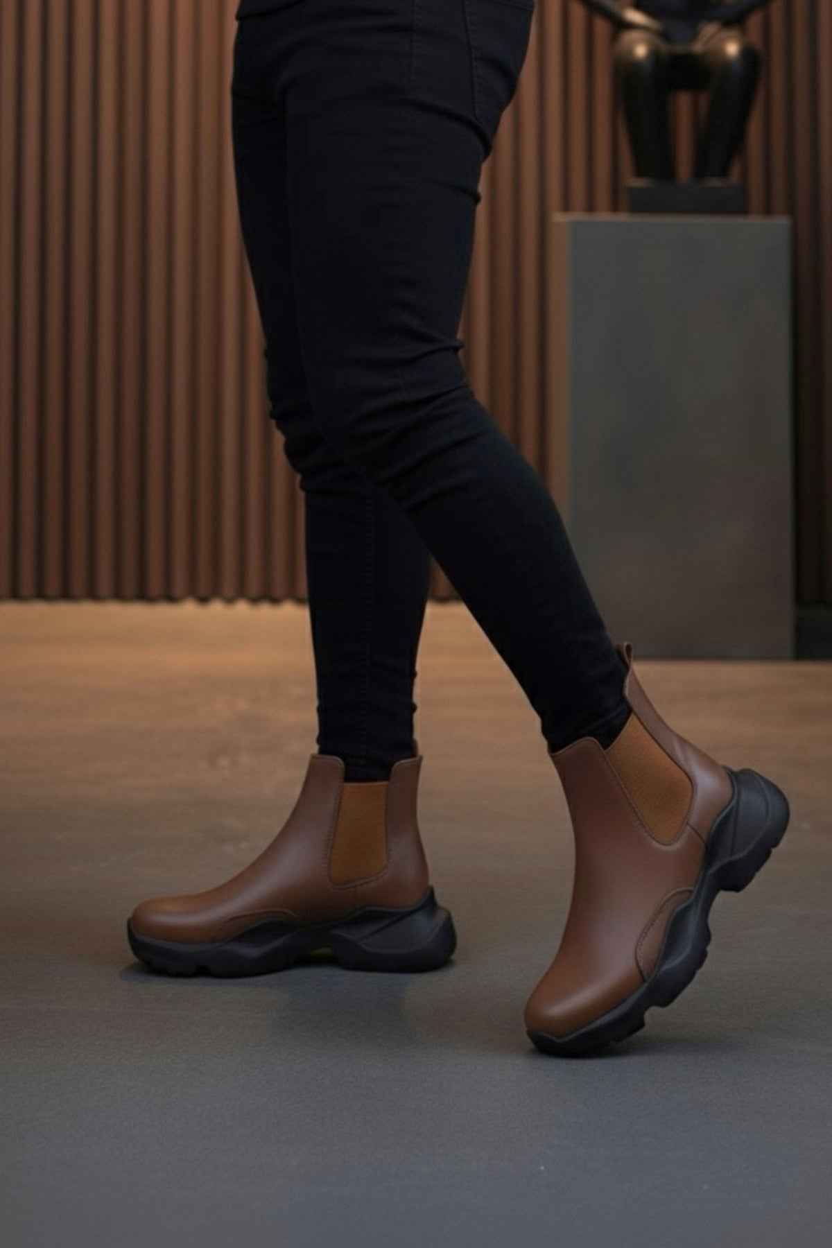 Men's brown ankle boots, dark rubber sole and ankle-height shaft