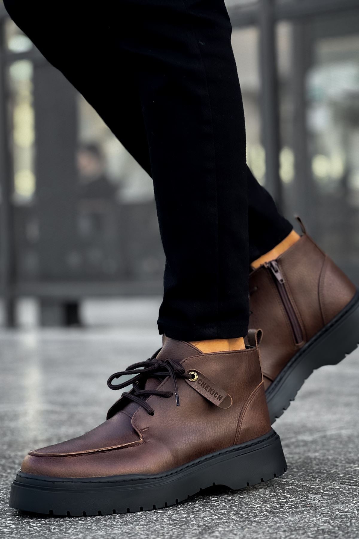 Men's brown lace-up casual ankle boots with padded collar and dark rubber sole