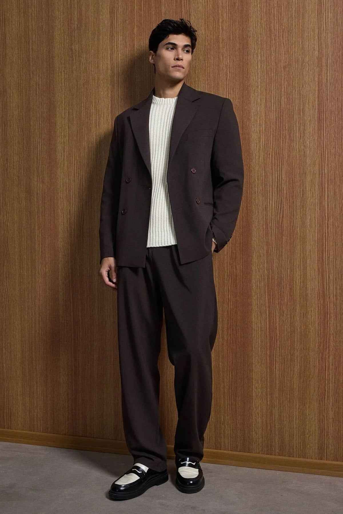 Men's dark brown oversized suit jacket and matching trousers, double-breasted