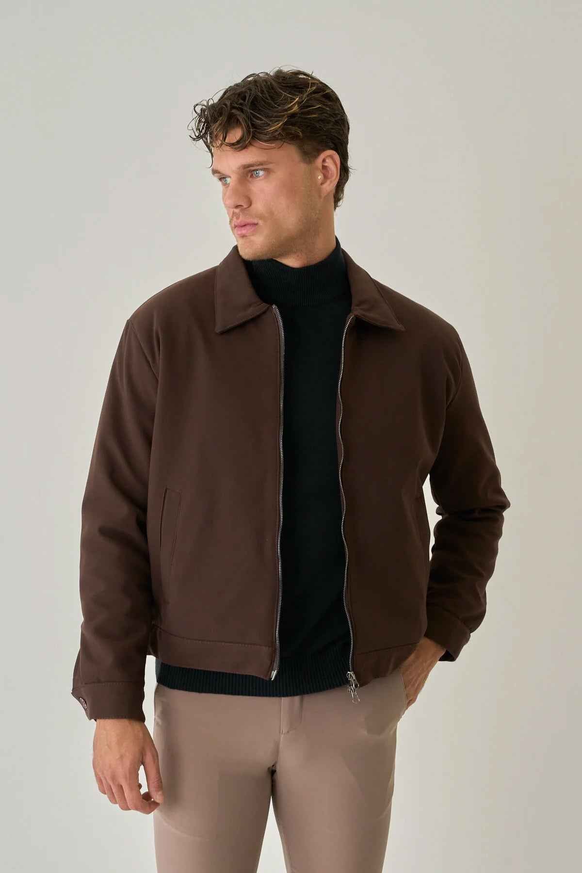 Bossago men’s brown regular-fit jacket with full-zip front and point collar
