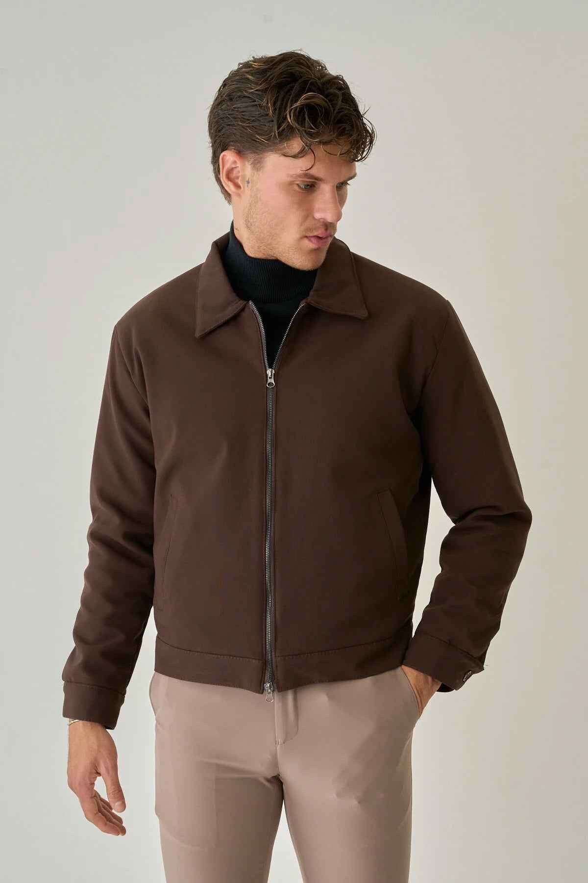 Bossago men’s brown regular-fit jacket with full-zip front and point collar