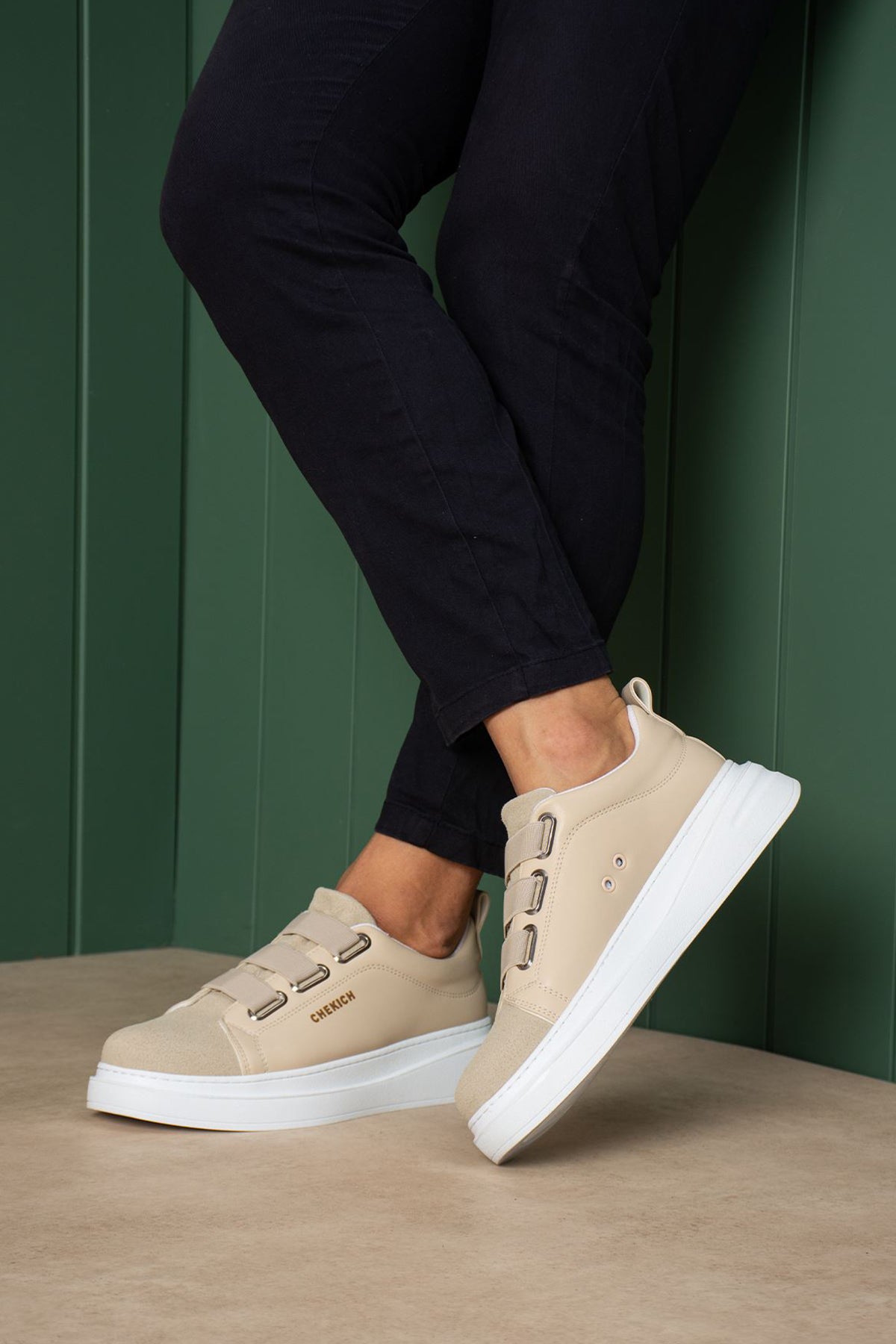 Beige casual sneakers diagonal view, double straps and thick white sole