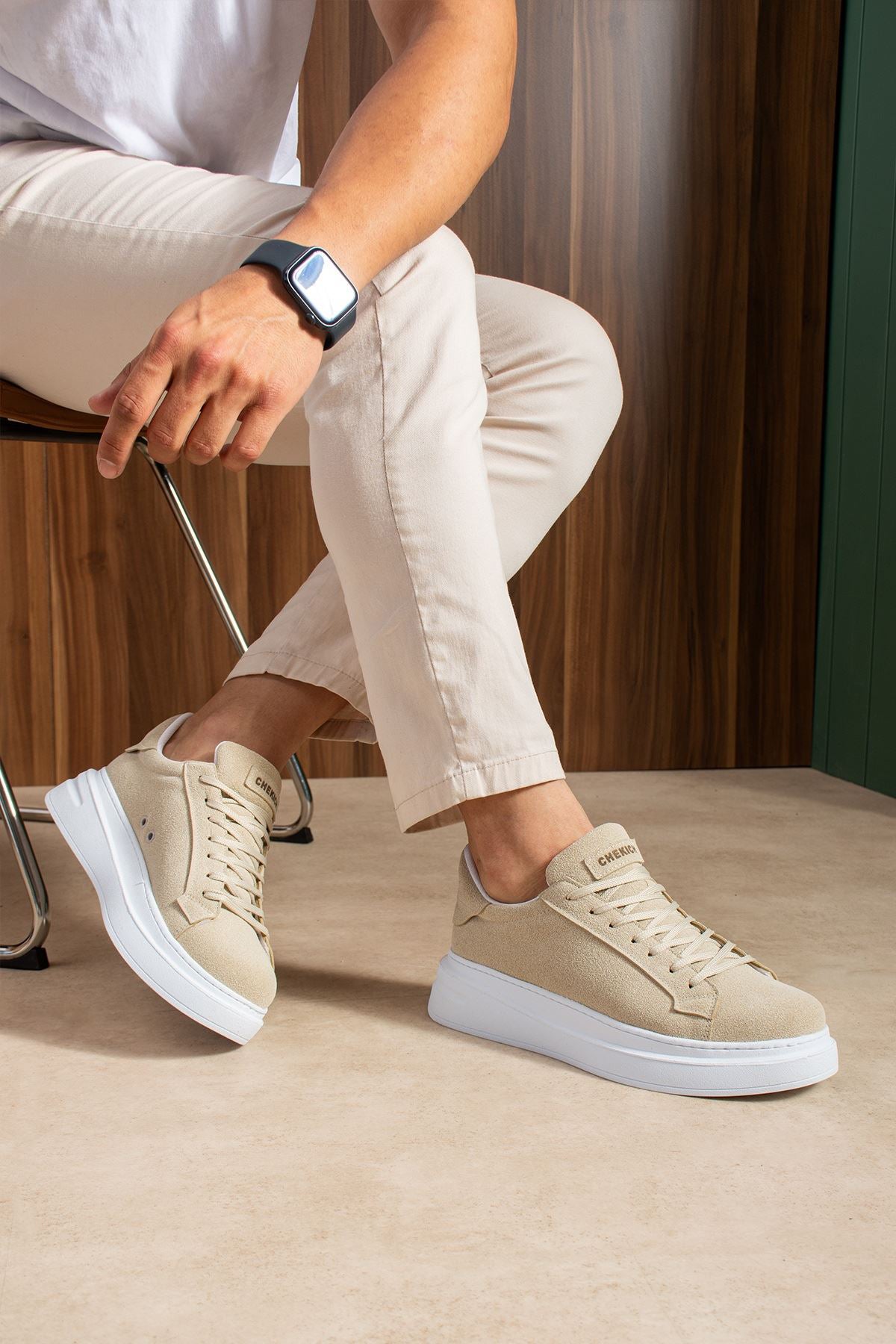 Beige suede sneakers, low profile with lace-up and white sole