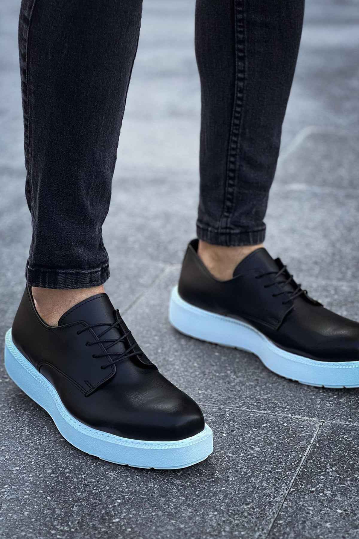 Men's classic black lace-up shoes, toe and side, light-blue soles