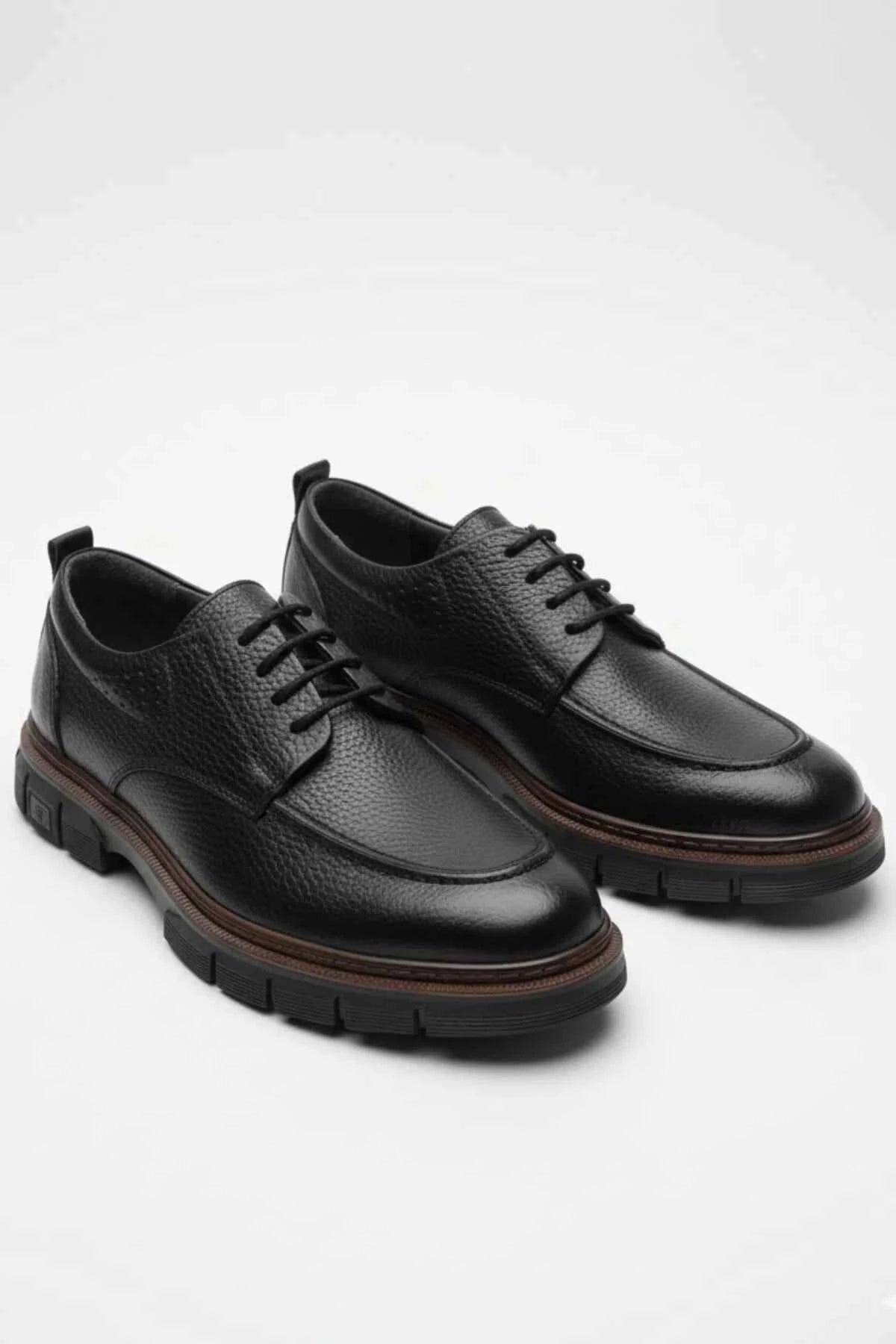Men's leather lace-up classic shoes in black, lace-up front and chunky rubber tread