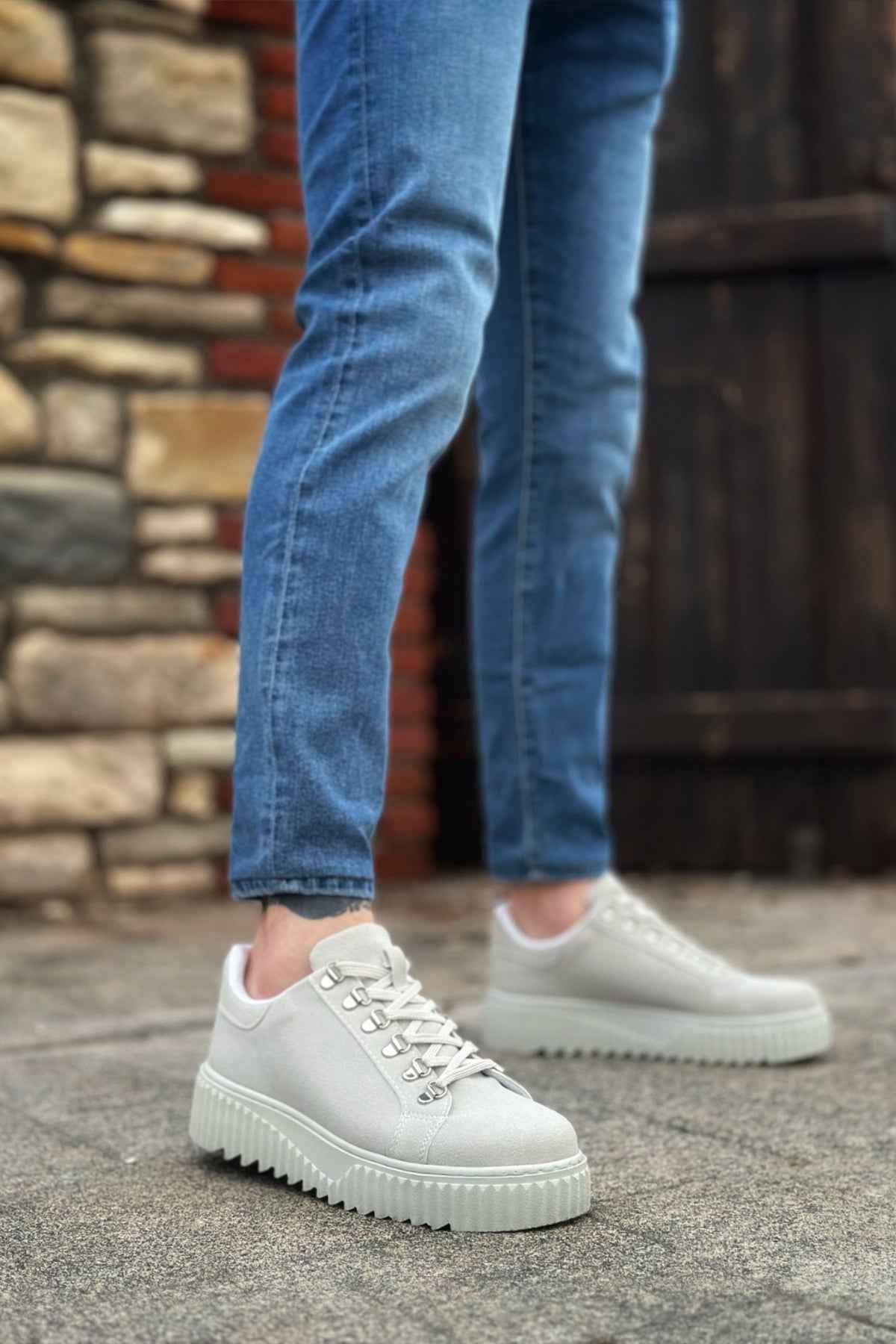 Men's suede sneakers, light gray, side view, lace-up platform sole