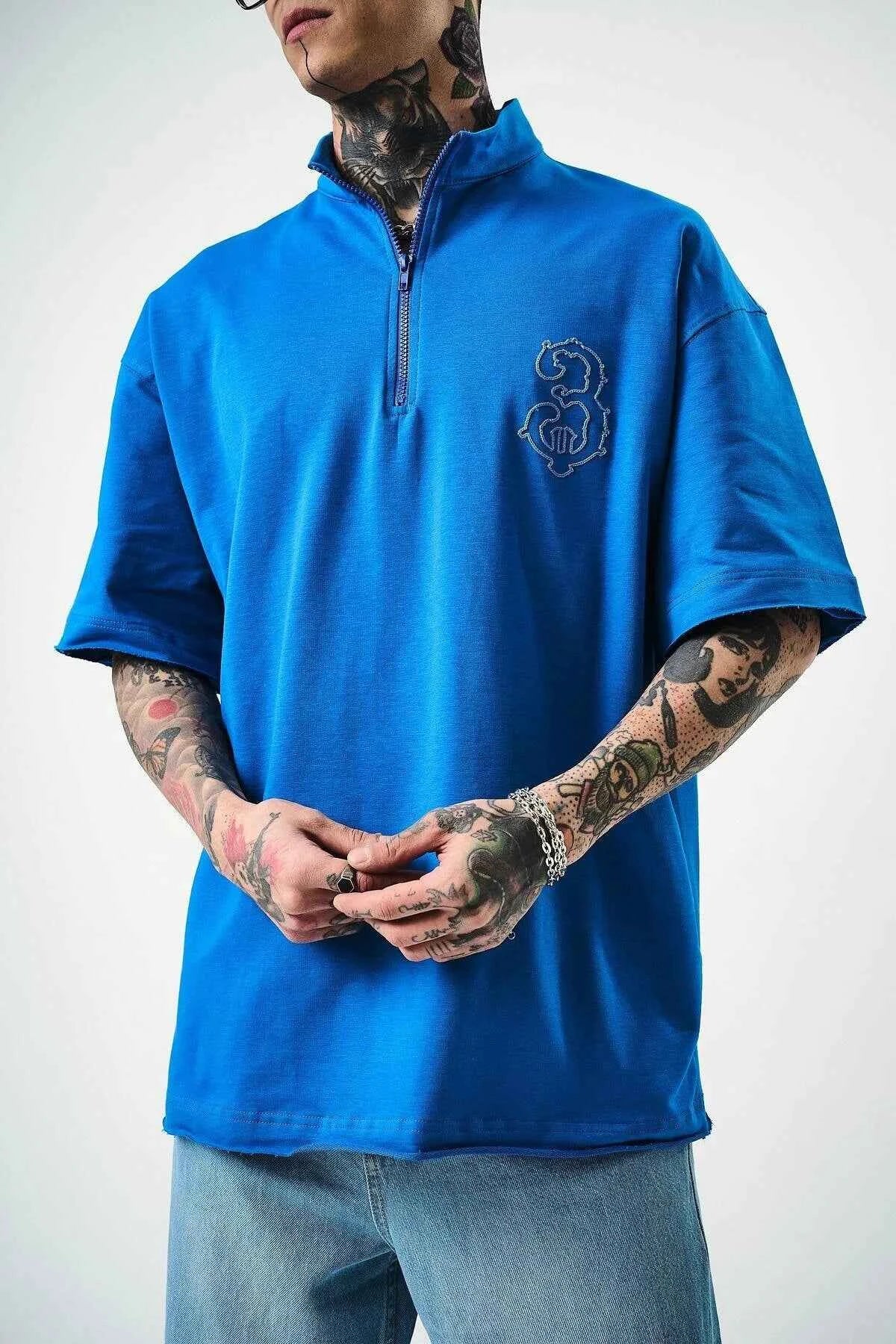 Men's half-zip oversize T-shirt, blue, front half-zip and small chest emblem