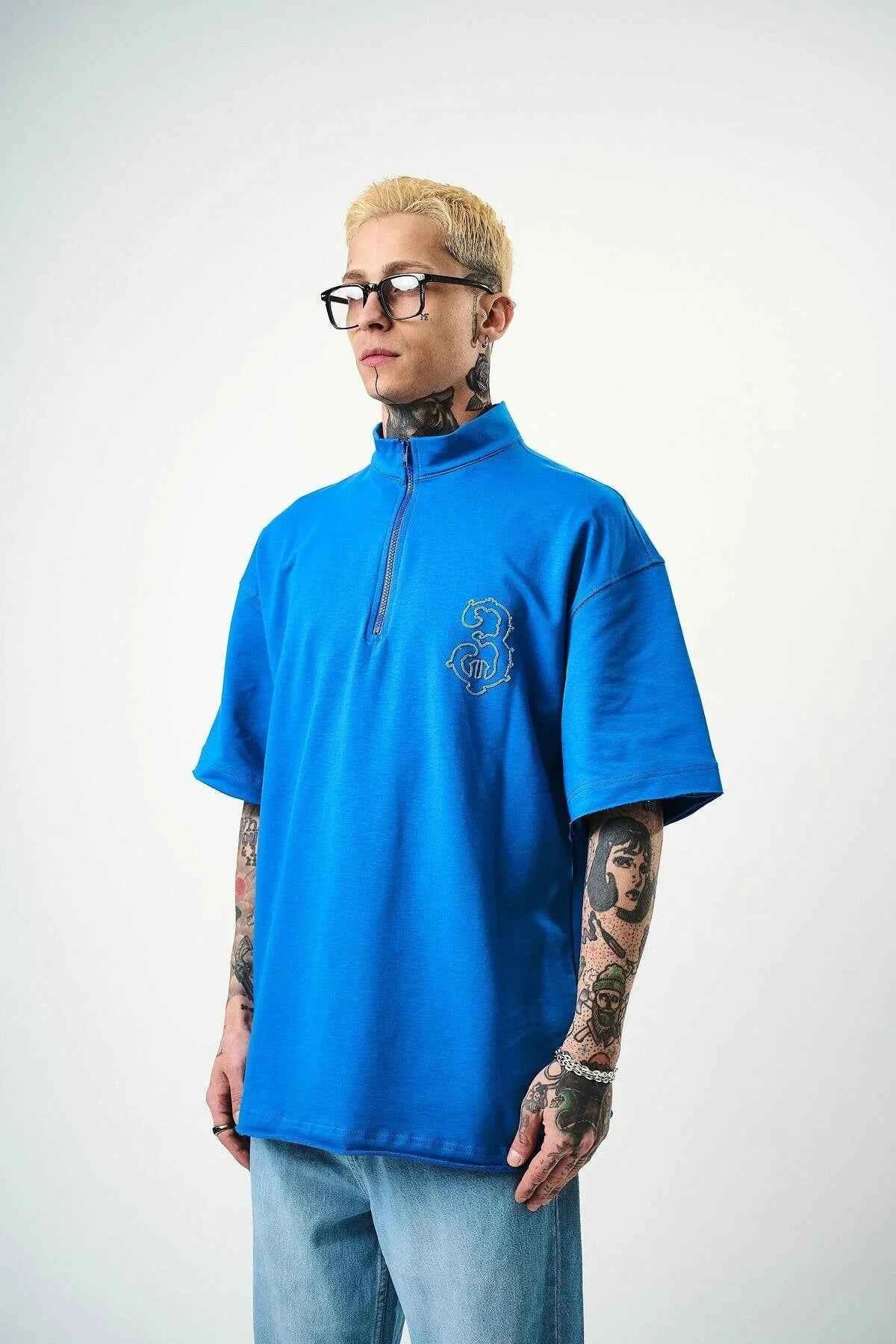 Men's half-zip embroidered oversize T-shirt, blue, front half-zip with emblem