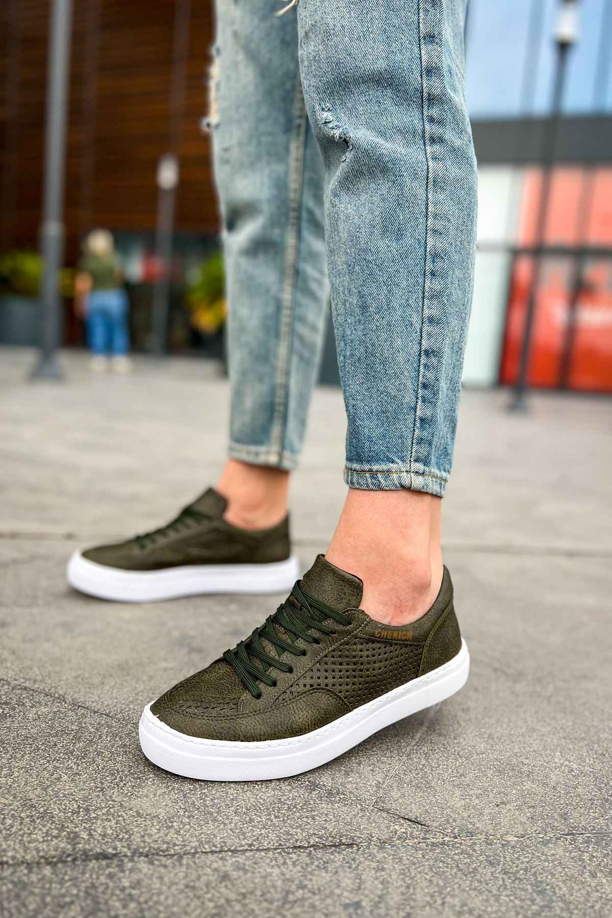 Men's khaki low-top sneakers, side view, green lace-up with white sole