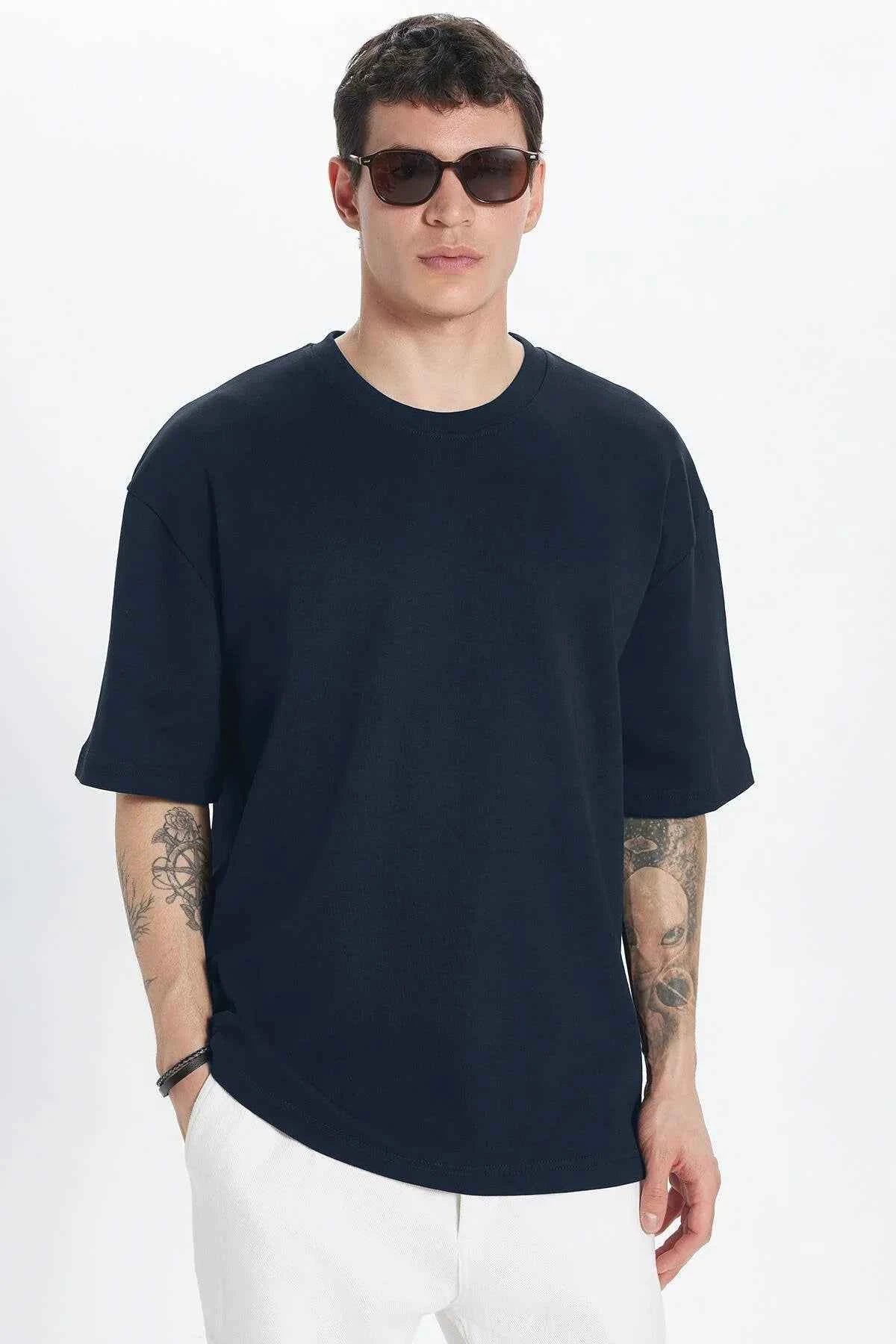 Men's oversized navy blue crew-neck T-shirt with short sleeves, relaxed fit
