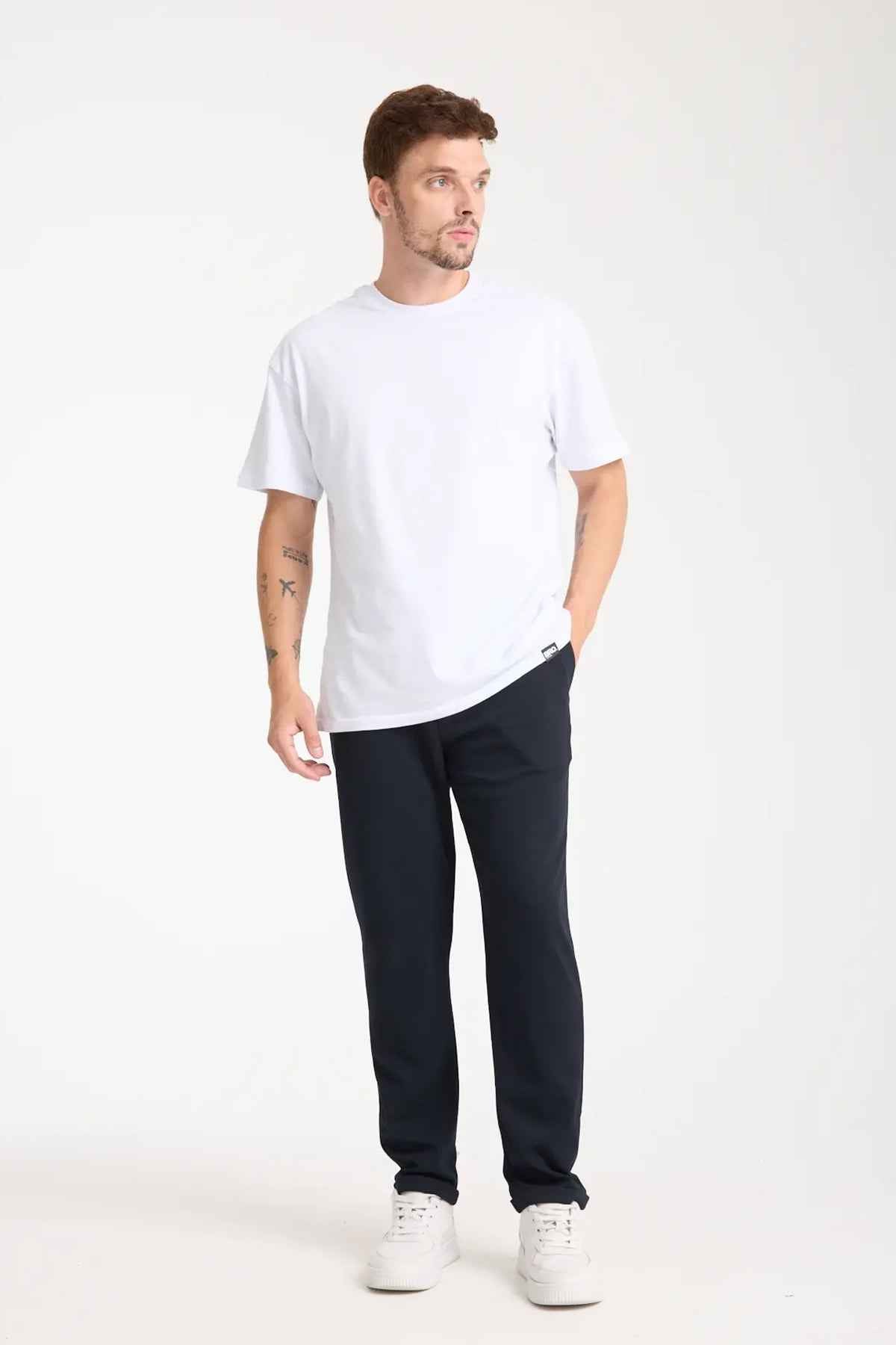 Men's Kaphone dark navy sweatpants with elastic waistband and tapered ankle cuffs