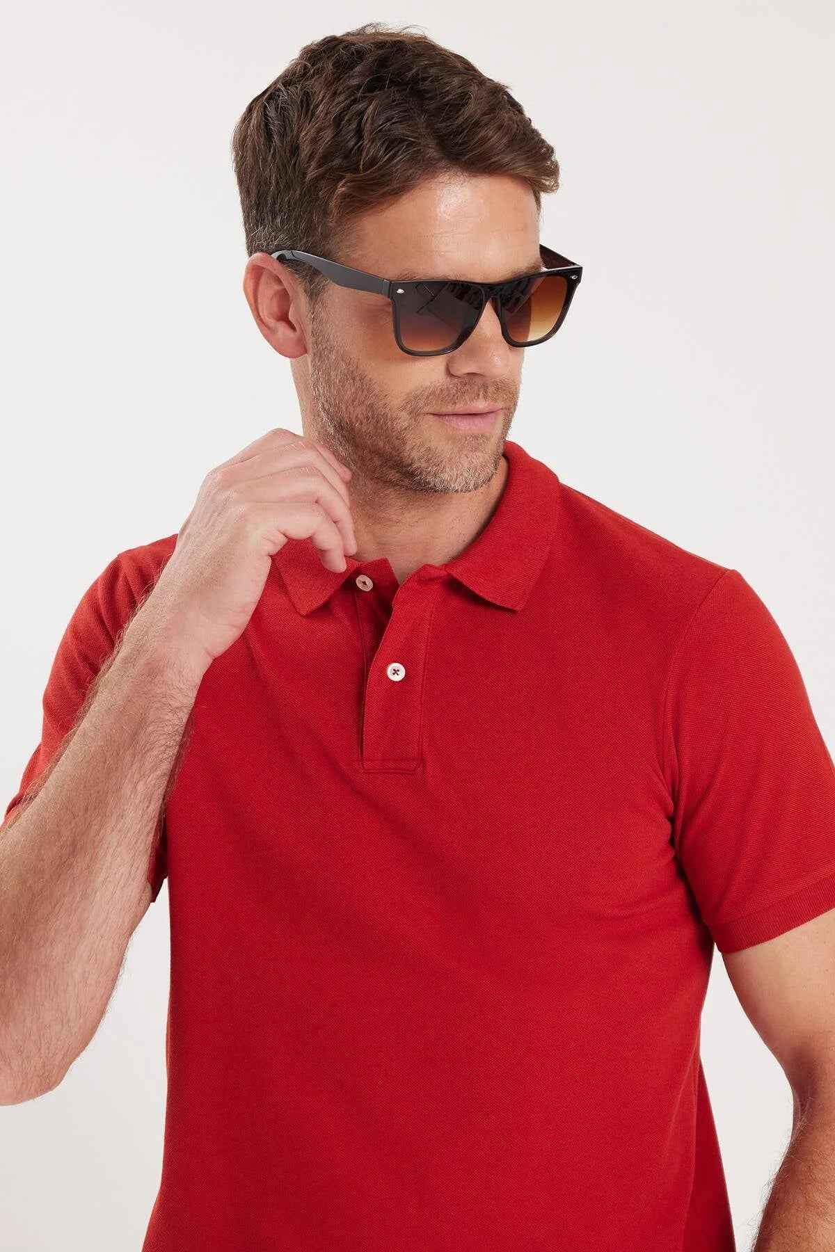 Red polo shirt with button placket, short sleeves, pointed collar