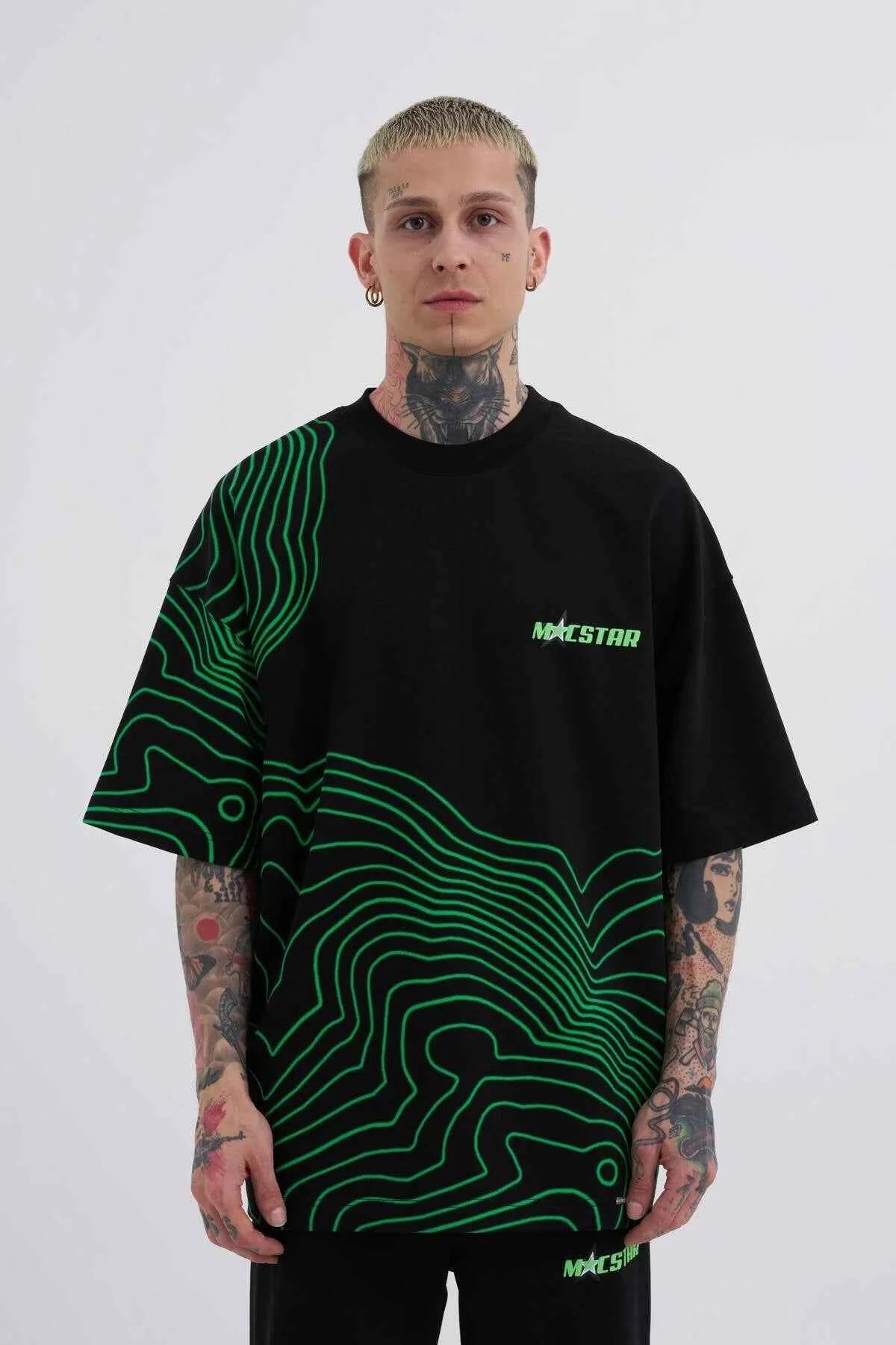 Men's oversized black T-shirt, green striped graphic, Macstar logo