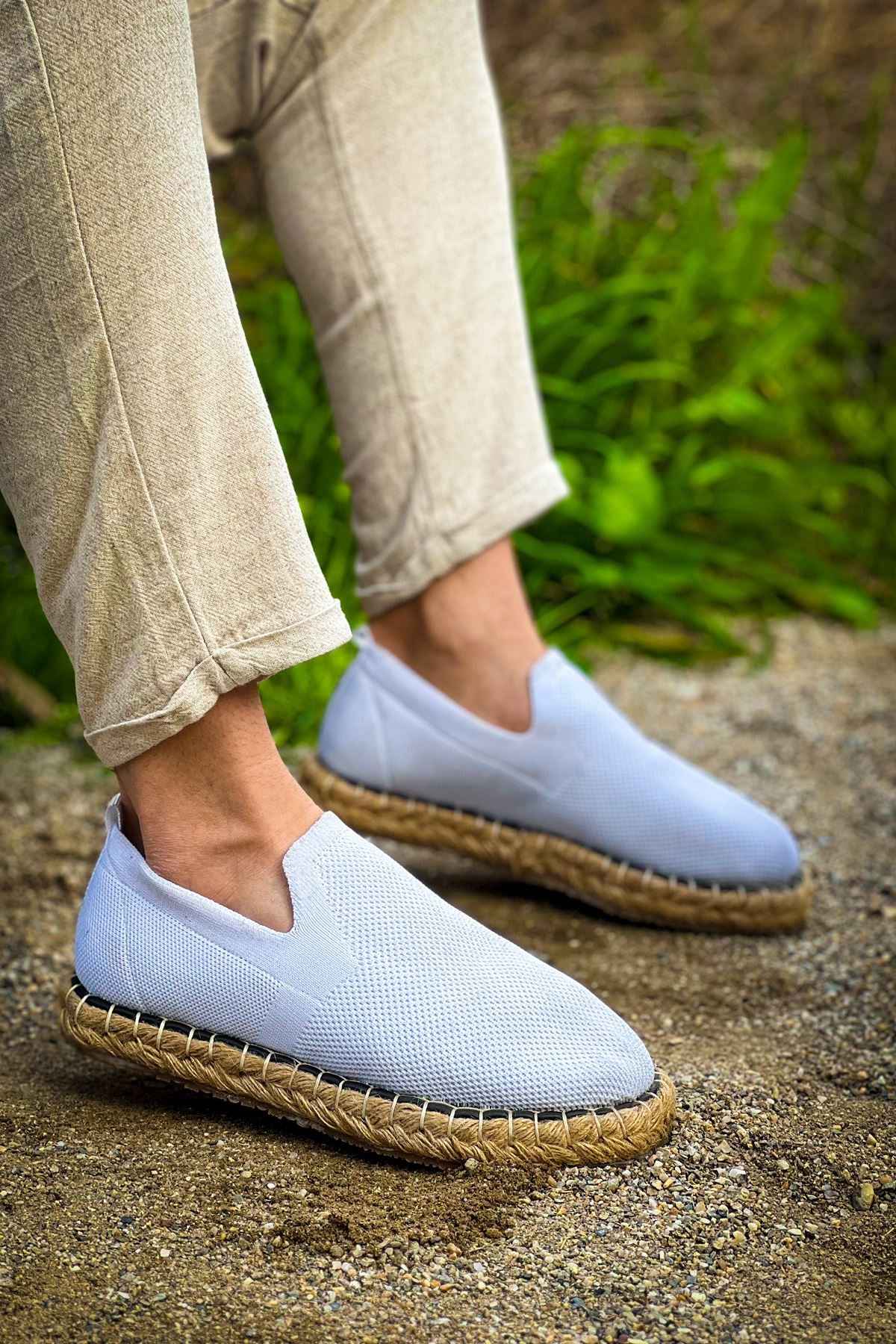 Men's white canvas espadrille shoes with jute rope soles